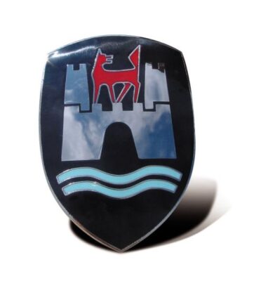 Wolfsburg bonnet crest with black background